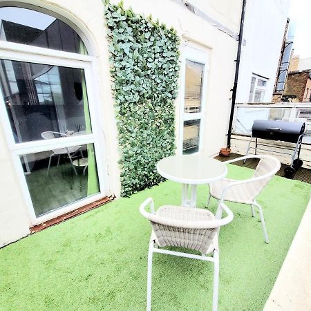 One Bedroom Apartment With A Terrace In Angel Лондон Екстериор снимка