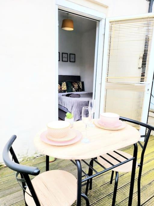 One Bedroom Apartment With A Terrace In Angel Лондон Екстериор снимка