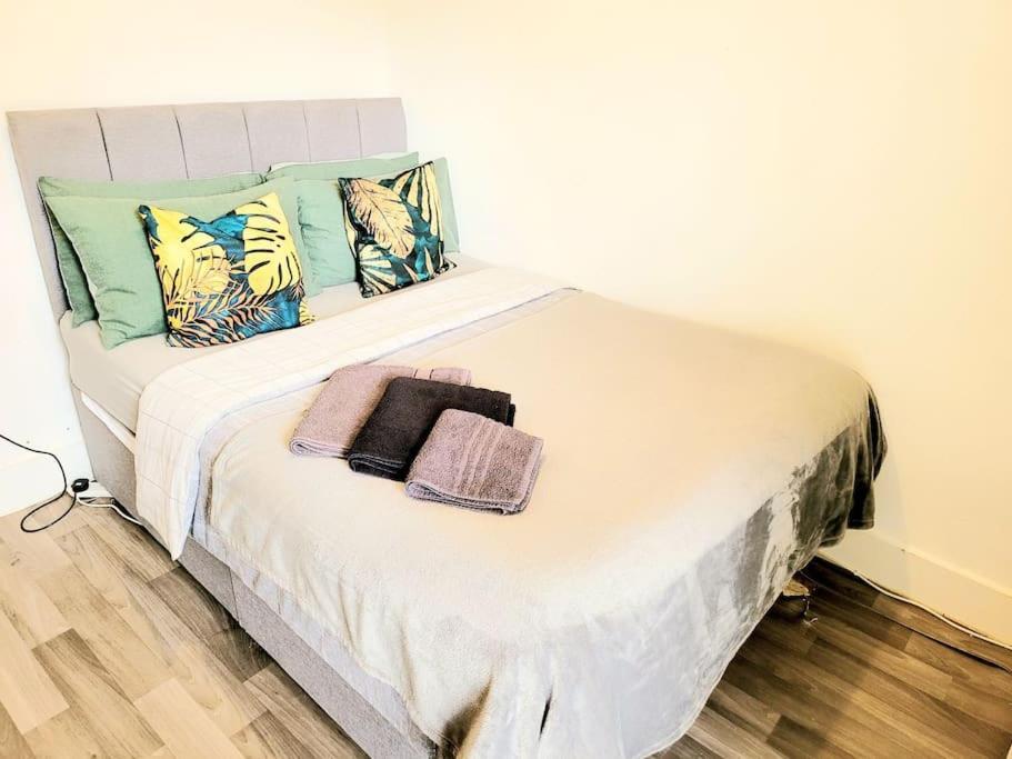 One Bedroom Apartment With A Terrace In Angel Лондон Екстериор снимка
