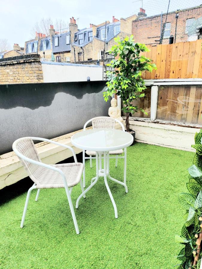 One Bedroom Apartment With A Terrace In Angel Лондон Екстериор снимка